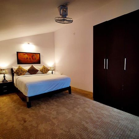 Hotel Wtf My House Baga Esterno foto