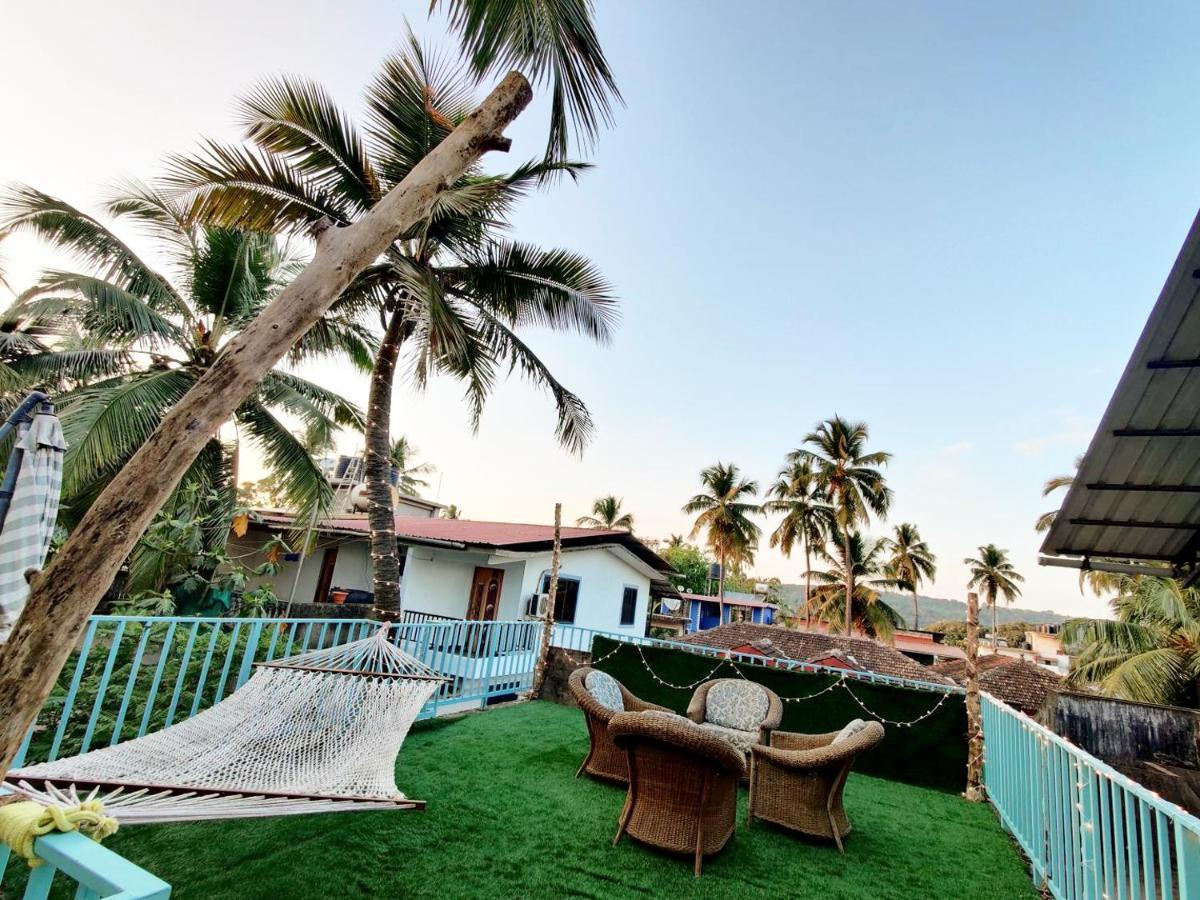 Hotel Wtf My House Baga Esterno foto
