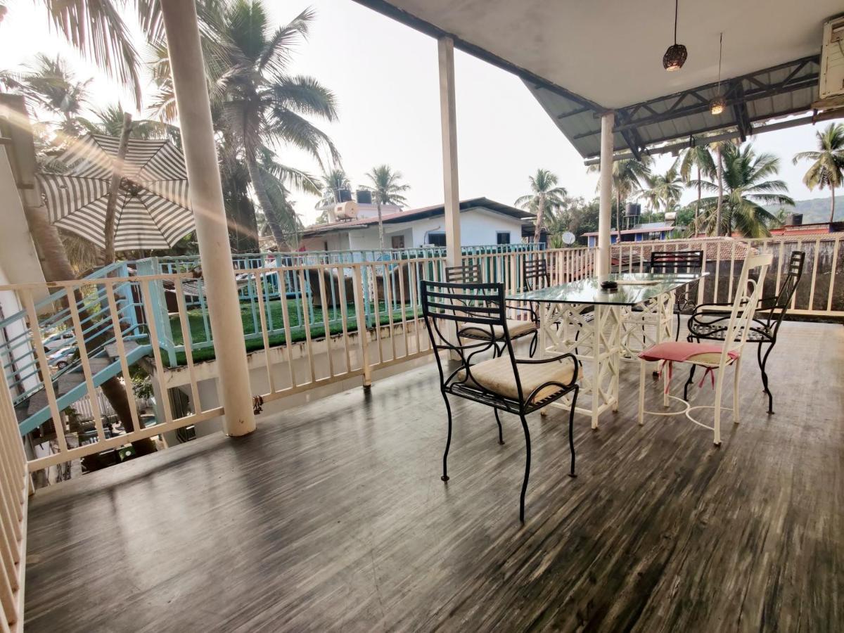Hotel Wtf My House Baga Esterno foto