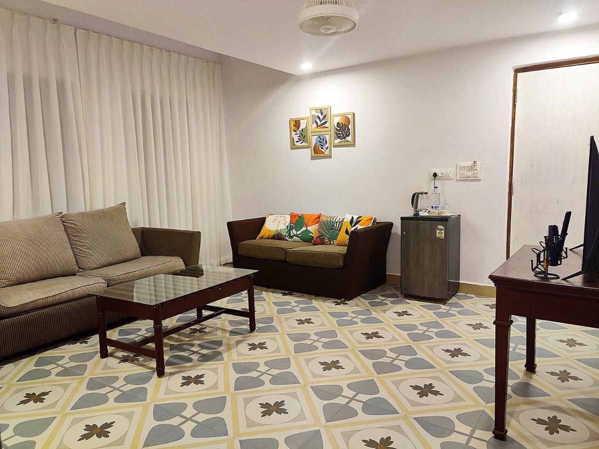Hotel Wtf My House Baga Esterno foto