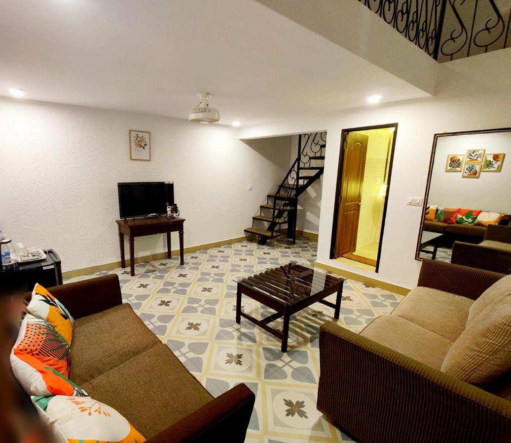 Hotel Wtf My House Baga Esterno foto