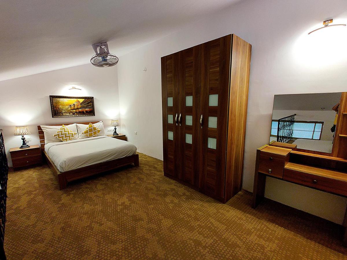 Hotel Wtf My House Baga Esterno foto
