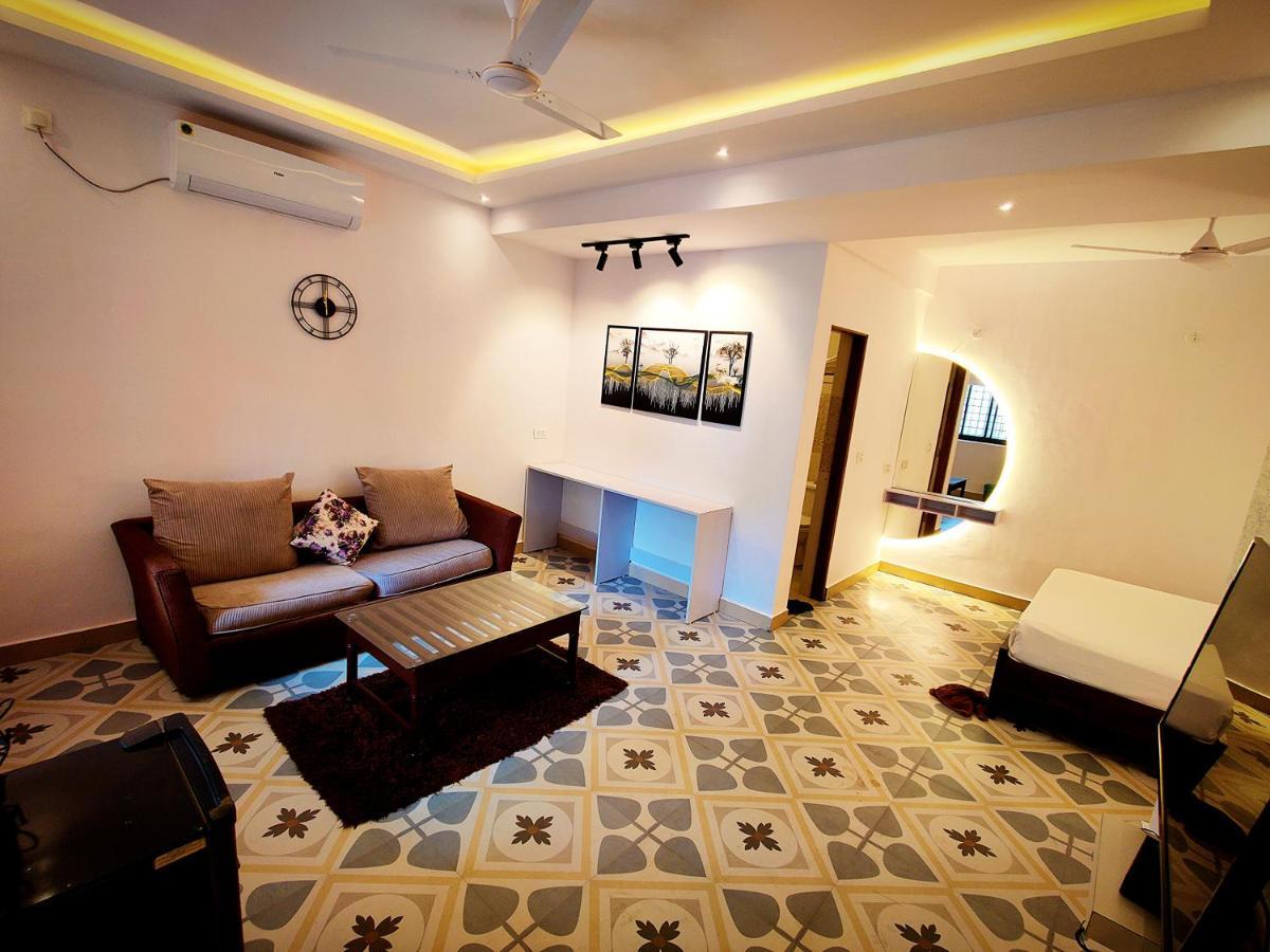 Hotel Wtf My House Baga Esterno foto