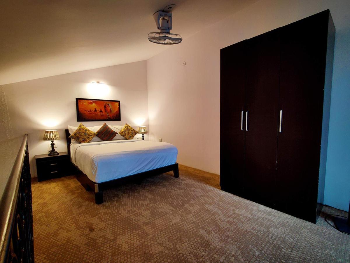 Hotel Wtf My House Baga Esterno foto