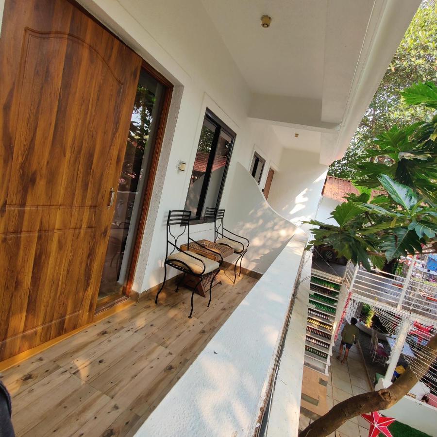 Hotel Wtf My House Baga Esterno foto