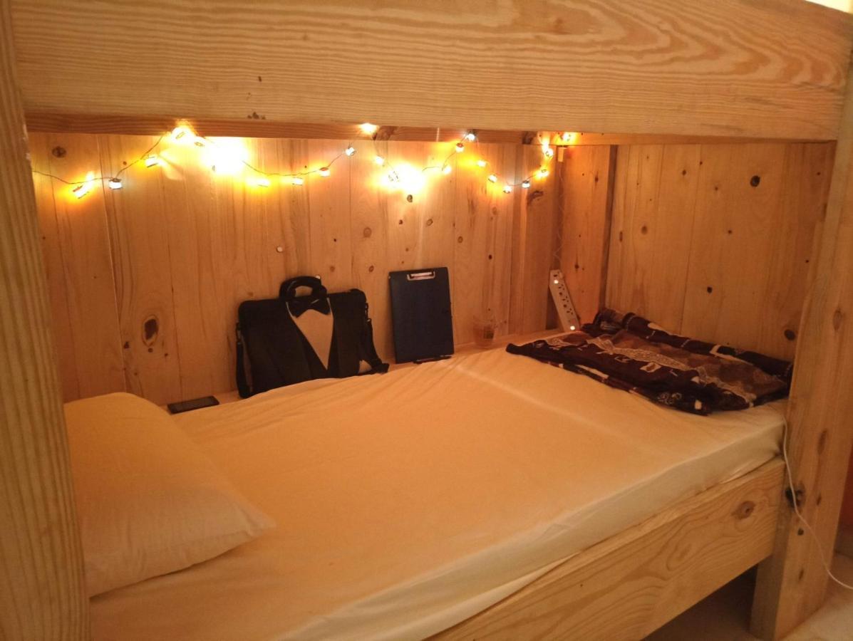 Hotel Wtf My House Baga Esterno foto