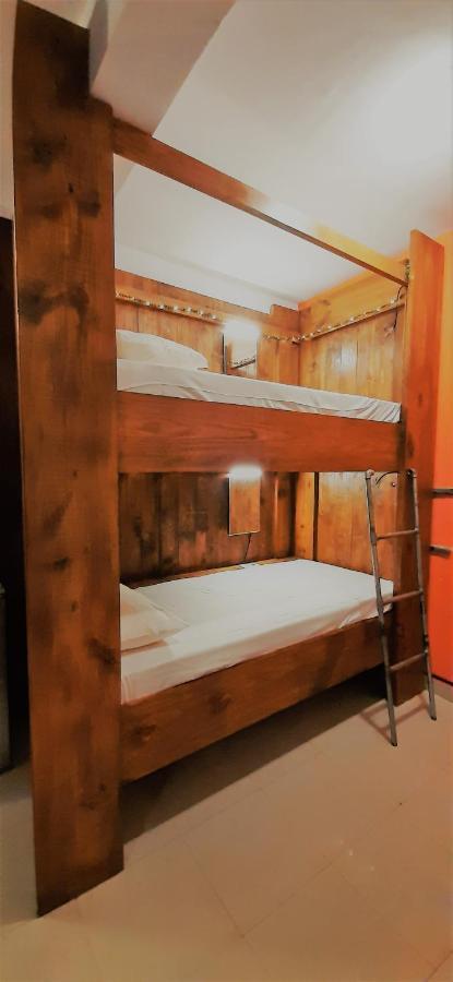 Hotel Wtf My House Baga Esterno foto
