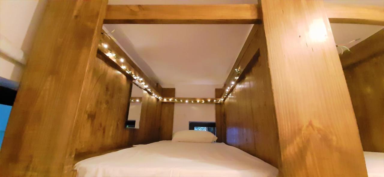 Hotel Wtf My House Baga Esterno foto