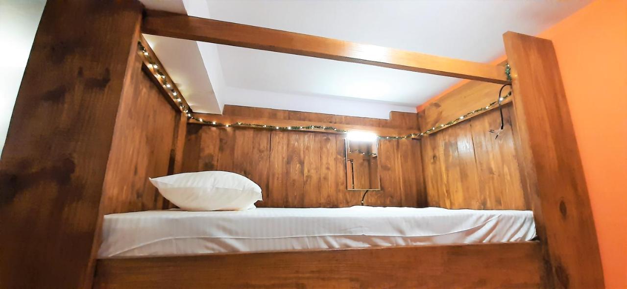 Hotel Wtf My House Baga Esterno foto