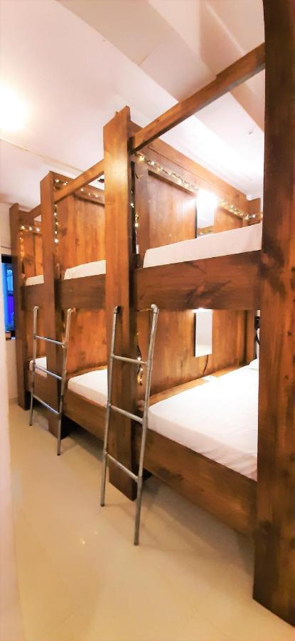 Hotel Wtf My House Baga Esterno foto